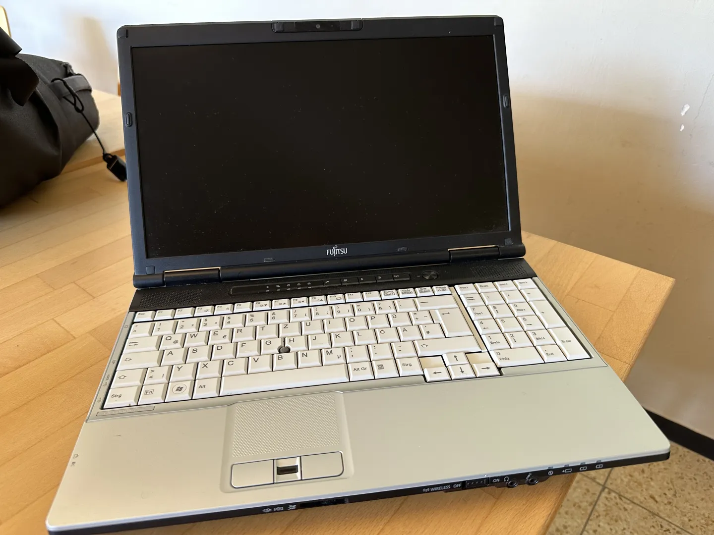 Fujitsu DEMO-Test: Lifebook E751